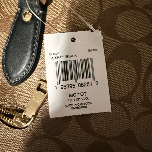 Coach Tan and Black Signature Shoulder Bag - Picture 3 of 4